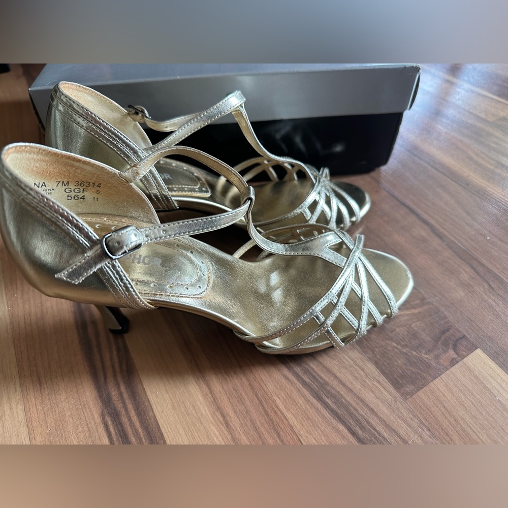 NWT Metaphor Gold Strappy Heels Sandals, Size 7 Formal Dress Wedding Dance Prom - Picture 5 of 10
